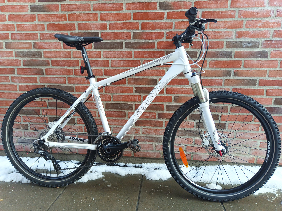 Giant Revel in White – FlexiFix