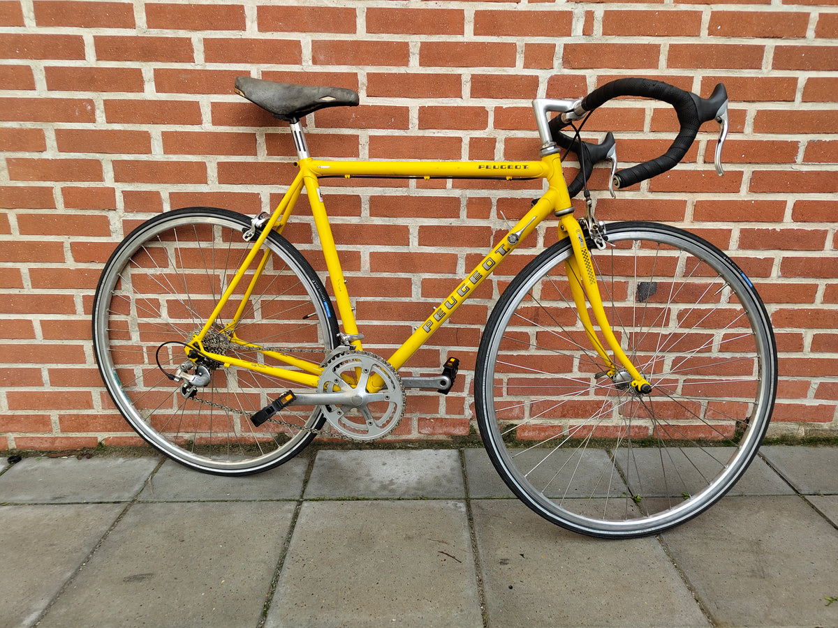 Peugeot Grand Turismo in Yellow – FlexiFix
