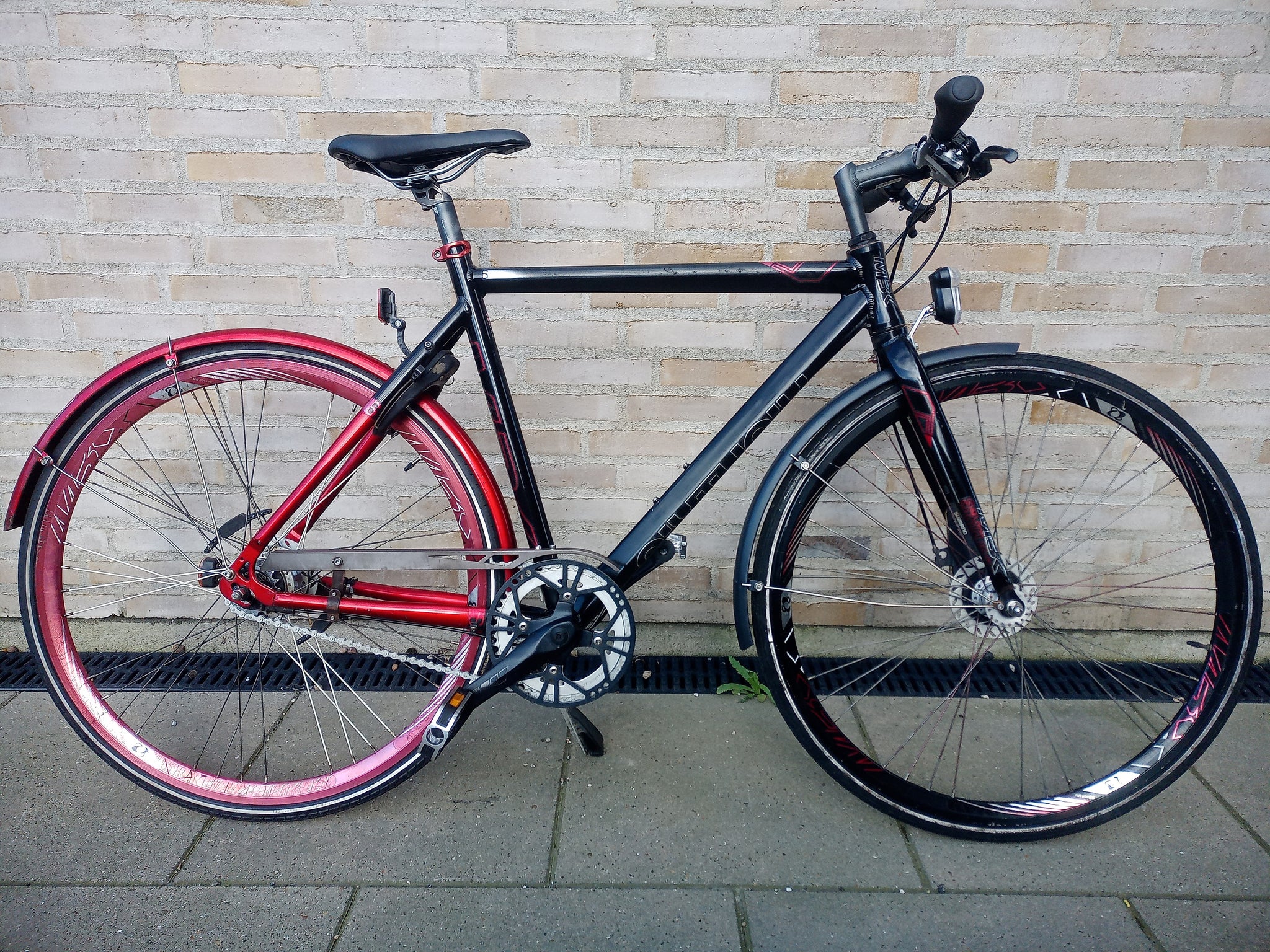 mbk citybike MBK SixtySix in Black/Red – FlexiFix