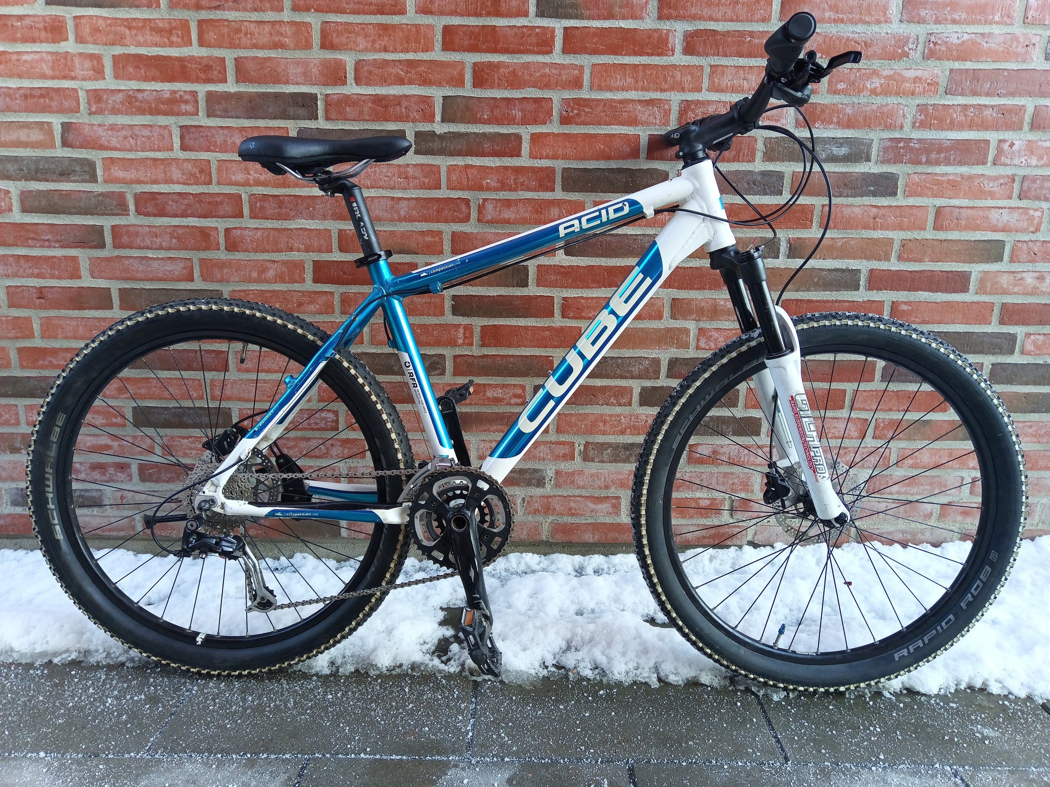 cube fahrrad blau weiß Cube Acid in White/Blue – FlexiFix