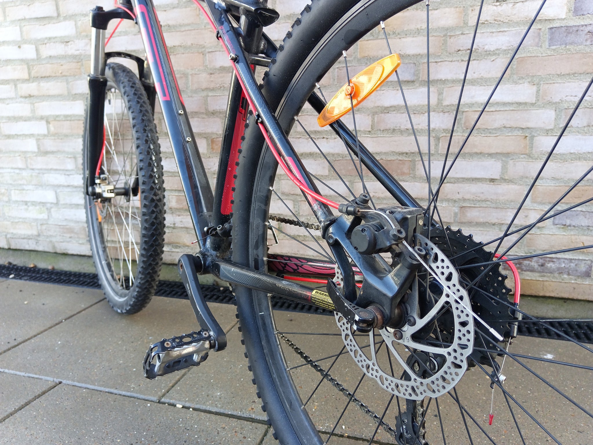 mountainbike gt karakoram GT Karakoram in Black/Red – FlexiFix
