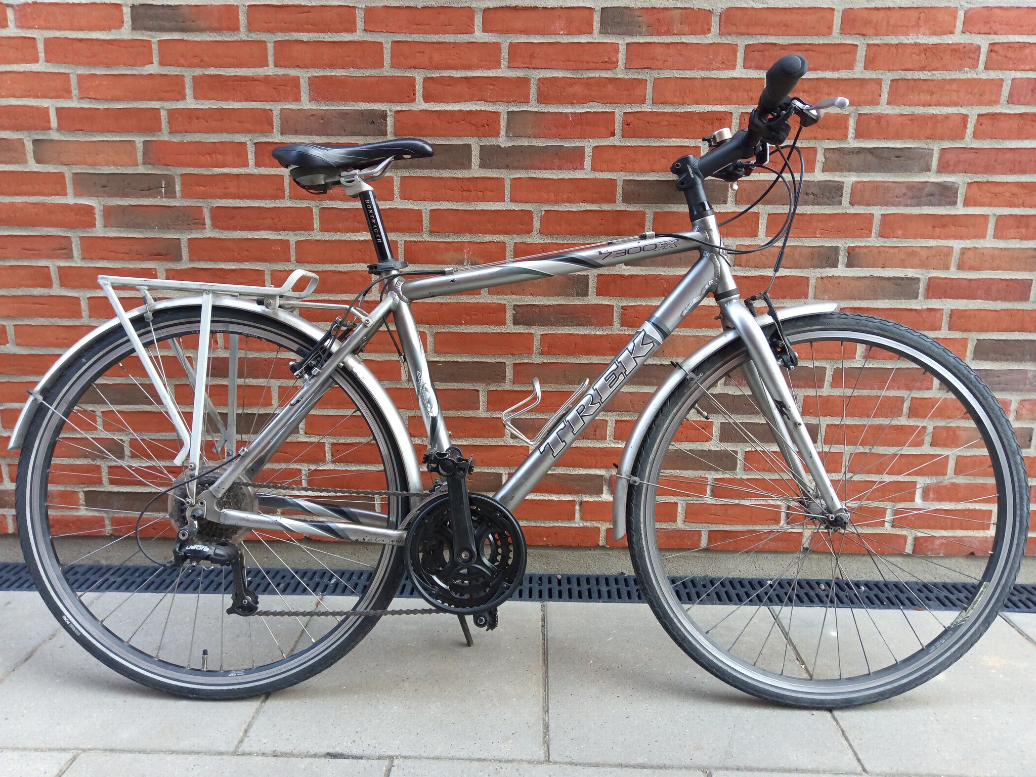 TREK 7300 FX in Silver – FlexiFix