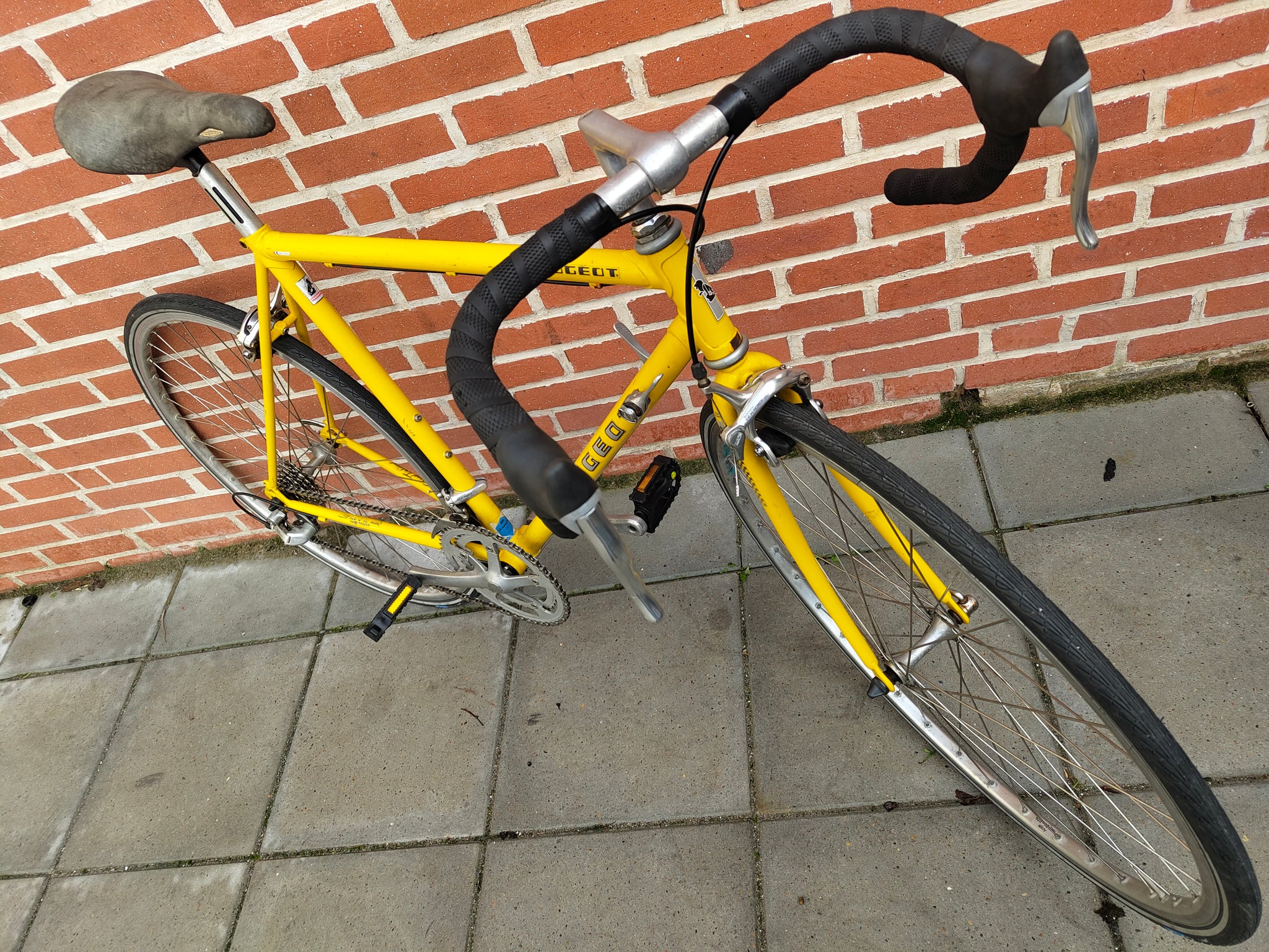 peugeot rennrad gelb Peugeot Grand Turismo in Yellow – FlexiFix